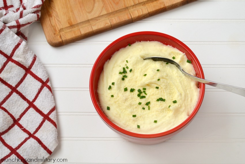 The best mashed potatoes! Simple recipe for the perfect Thanksgiving side dish!