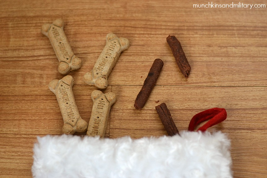 #TreatThePups with Doggy Stocking Stuffers!