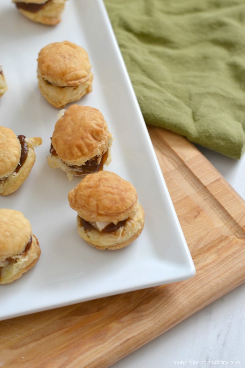 Mini baked brie and apple butter puff pastry appetizers