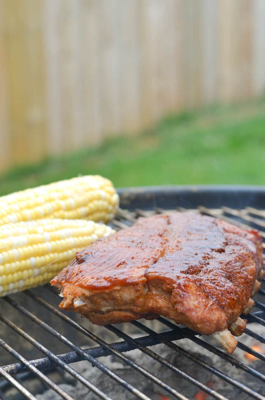 Juicy ribs made easily right on the grill with a delicious dry rub! #GetGrillingAmerica #recipe